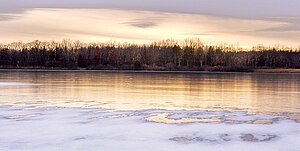 Vintervy över vatten