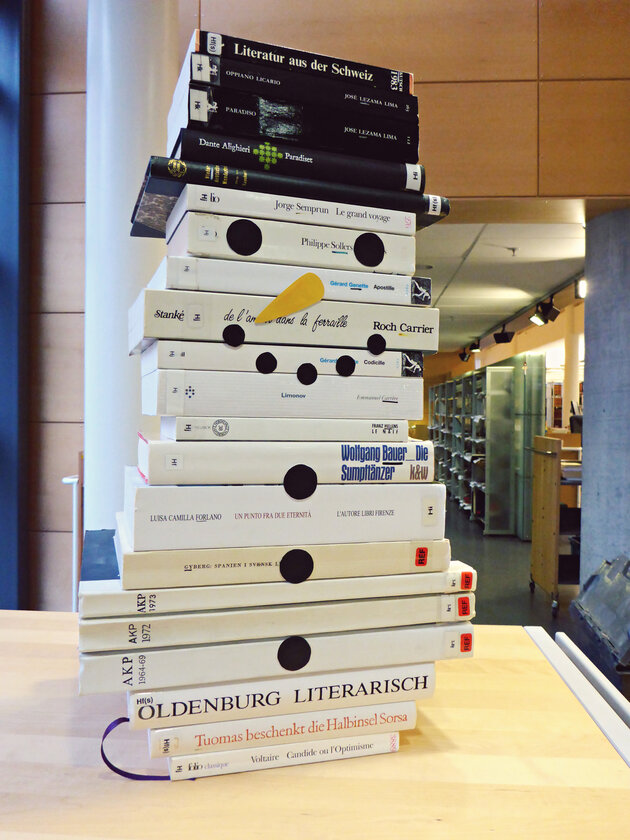 Snowman build of books