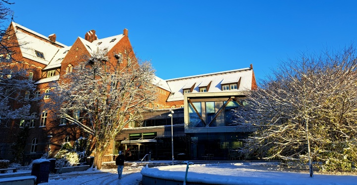 LUX-huset i snöväder